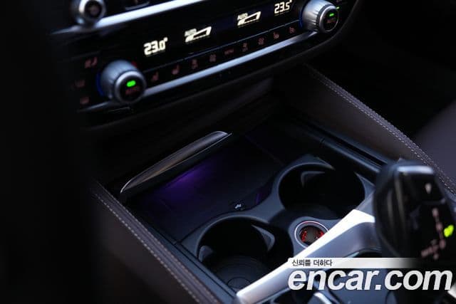 BMW 5시리즈 (G30) 520d Luxury Plus, 2018 8