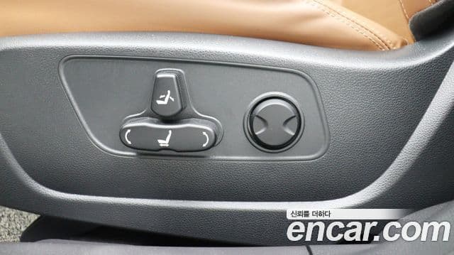 KG모빌리티(SsangYong) Torres Black Edition, 2024 13