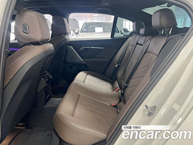 BMW 5시리즈 (G60) 520i M Sport, 2025 11