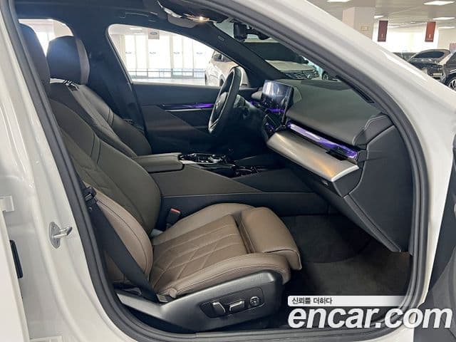 BMW 5시리즈 (G60) 520i M Sport, 2025 12