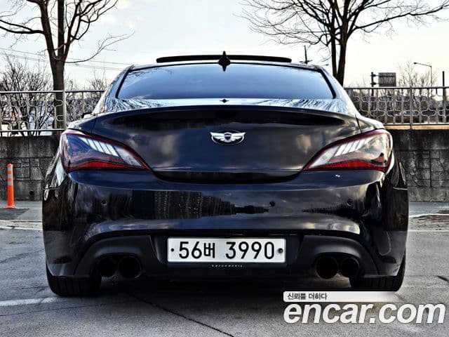 Hyundai Genesis купе 200 турбо P, 2011 4