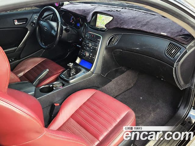 Hyundai Genesis купе 200 турбо P, 2011 10