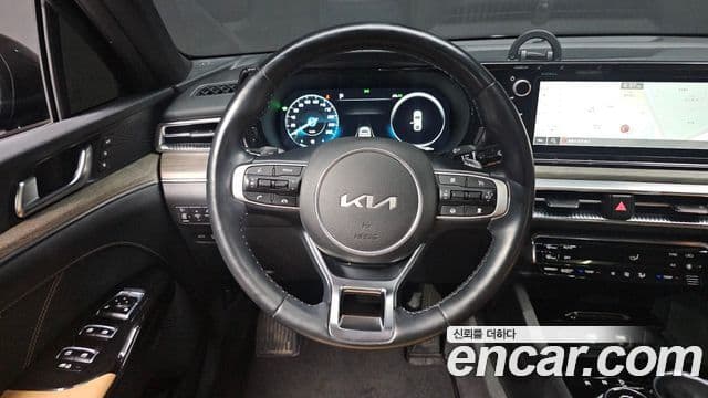 Kia K5 гибрид 3세대 Signature, 2023 13