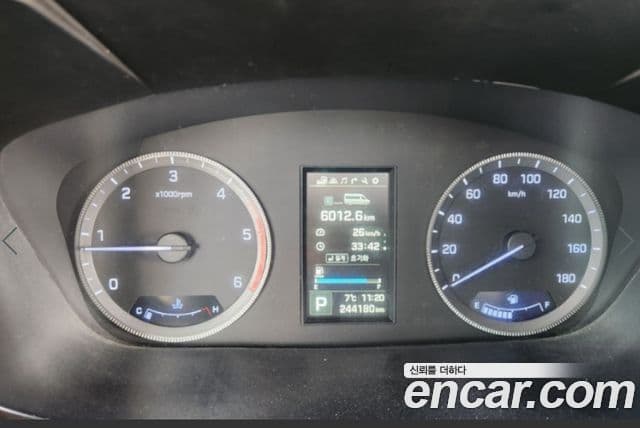 Hyundai 쏠라티 Luxury, 2017 15