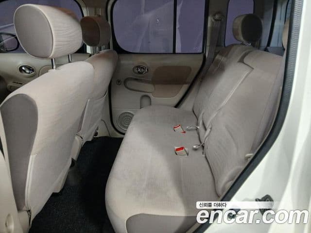 Nissan 큐브 Z12, 2011 7