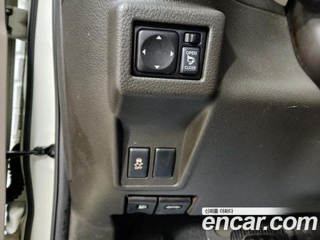 Nissan 큐브 Z12, 2011 17