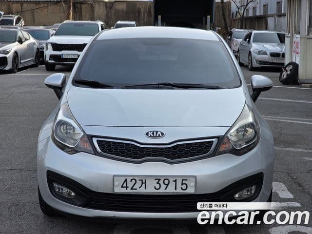 Kia All New Pride Luxury, 2013 1