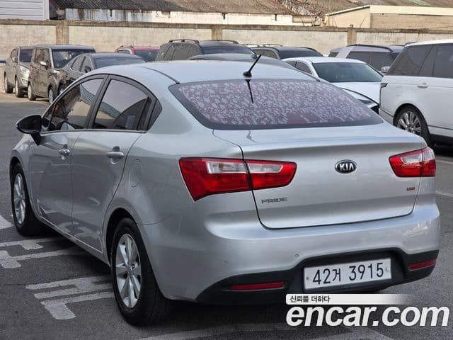 Kia All New Pride Luxury, 2013 6