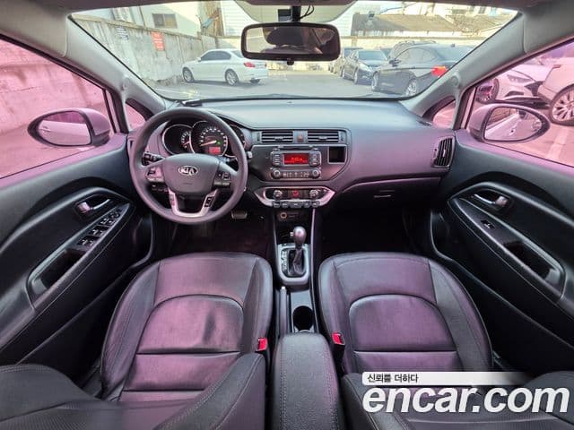 Kia All New Pride Luxury, 2013 10
