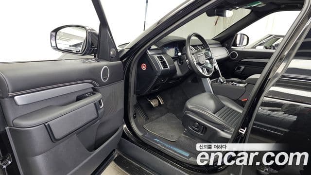 Land Rover Discovery 5 P360 R-Dynamic SE, 2022 10