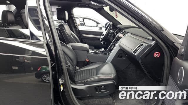 Land Rover Discovery 5 P360 R-Dynamic SE, 2022 11