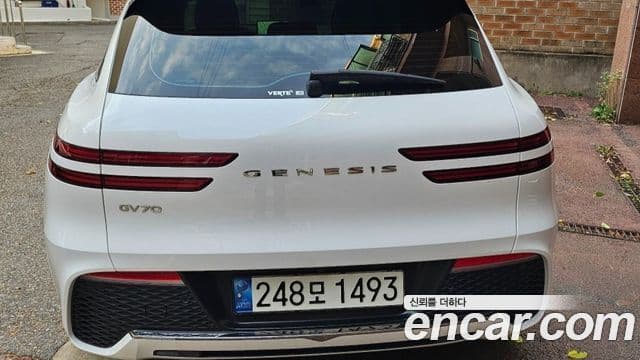 Genesis GV70, 2021 4