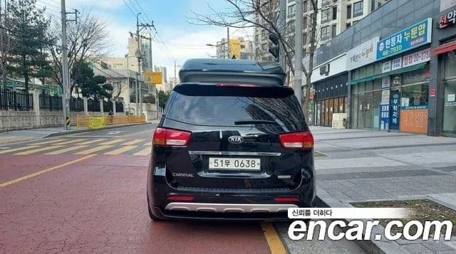 Kia All New Carnival VIP, 2016 4