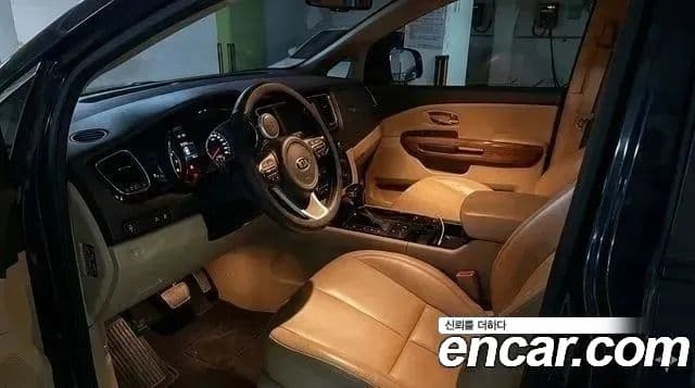 Kia All New Carnival VIP, 2016 8
