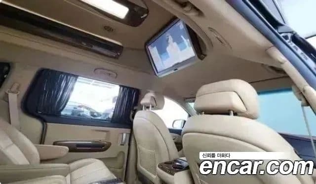 Kia All New Carnival VIP, 2016 10