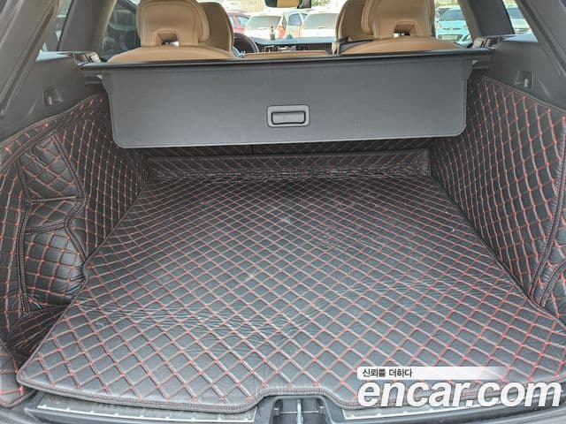 Volvo XC60 2세대 T8 Ultra Bright, 2025 18
