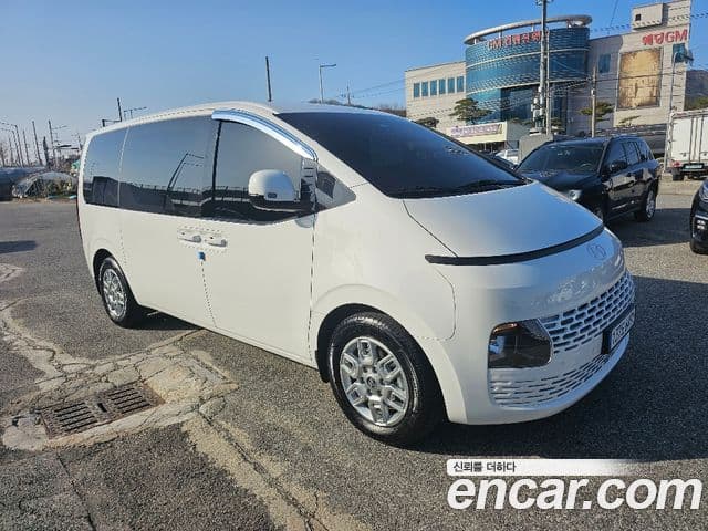 Hyundai Staria Modern, 2025 1