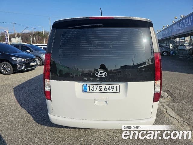 Hyundai Staria Modern, 2025 4