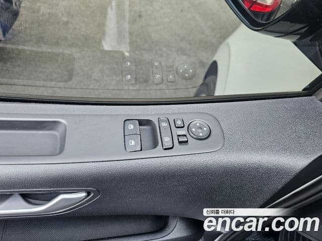 Hyundai Staria Modern, 2025 13