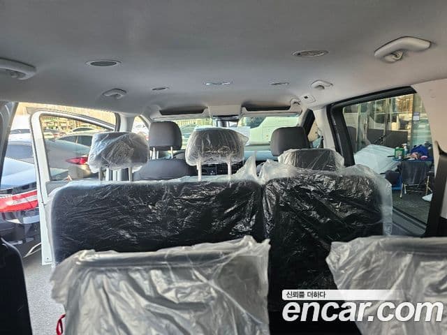 Hyundai Staria Modern, 2025 17