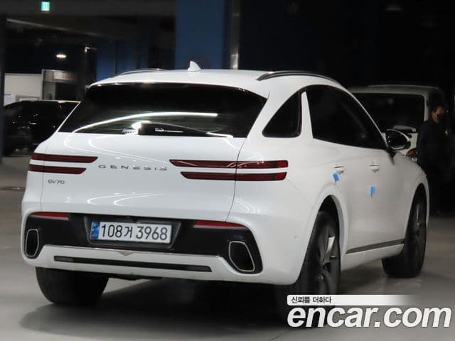 Genesis GV70, 2021 4