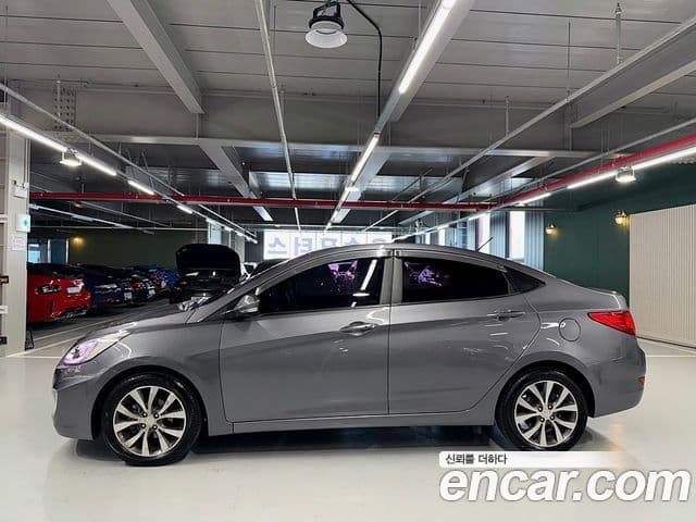 Hyundai Accent(новый кузов / новое поколение) Premium, 2015 4