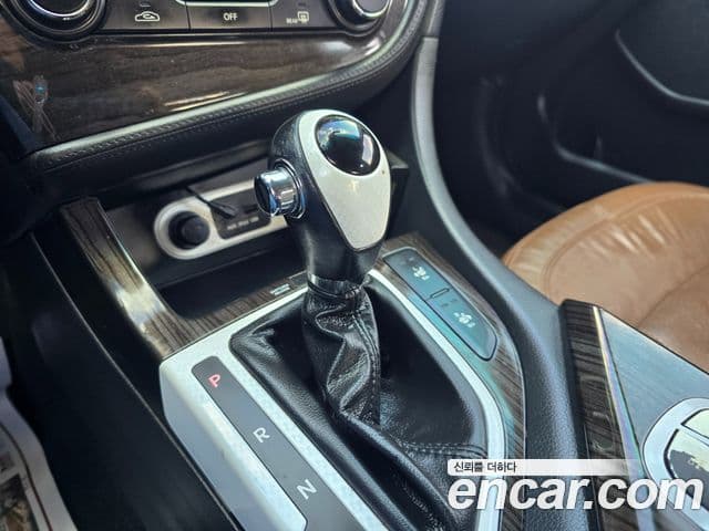 Kia K5 коричневый, 2011 9