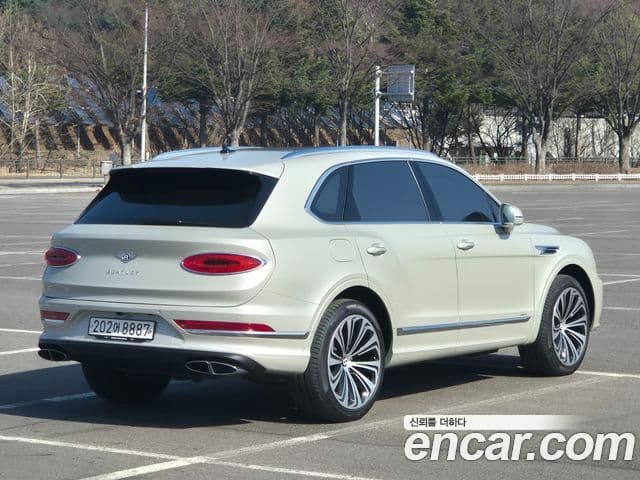 Bentley Bentayga 4.0 V8 Azure, 2023 2