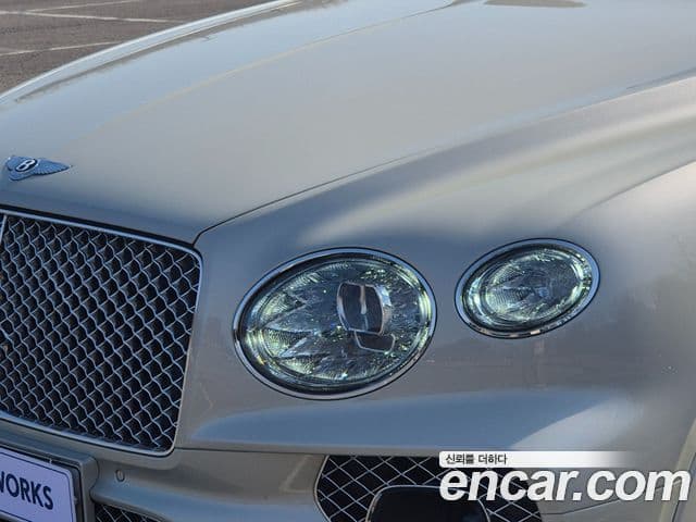 Bentley Bentayga 4.0 V8 Azure, 2023 18