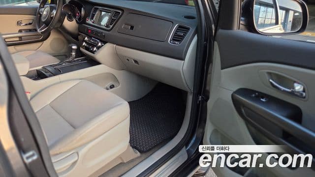 Kia All New Carnival Luxury, 2018 10