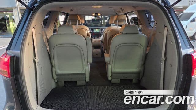 Kia All New Carnival Luxury, 2018 19