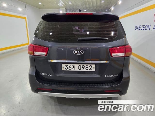 Kia All New Carnival VIP, 2016 6