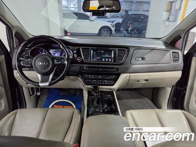 Kia All New Carnival VIP, 2016 7