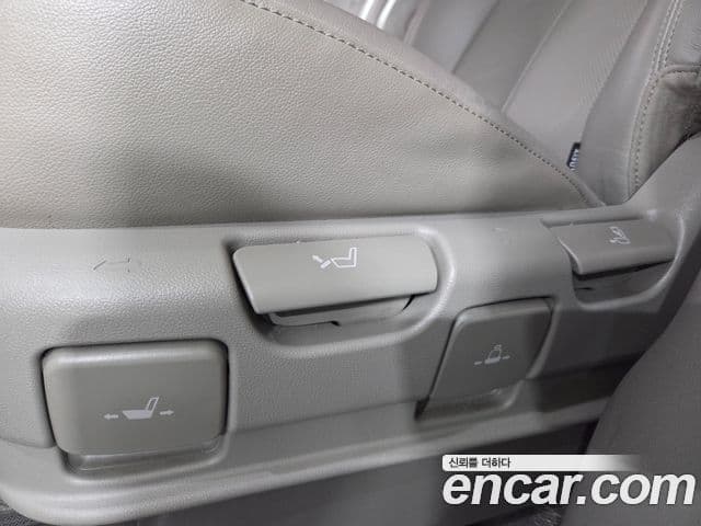 Kia All New Carnival VIP, 2016 18