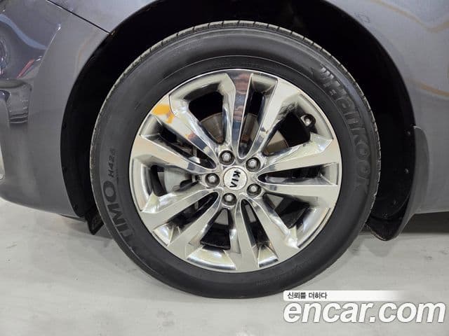 Kia All New Carnival VIP, 2016 20