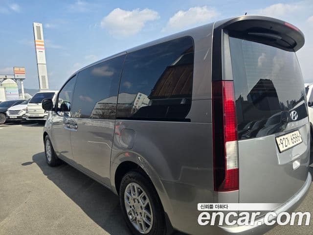 Hyundai Staria Modern, 2022 17