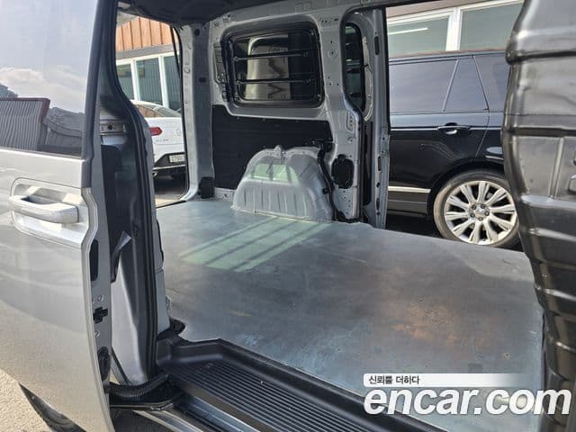 Hyundai Staria Modern, 2022 19