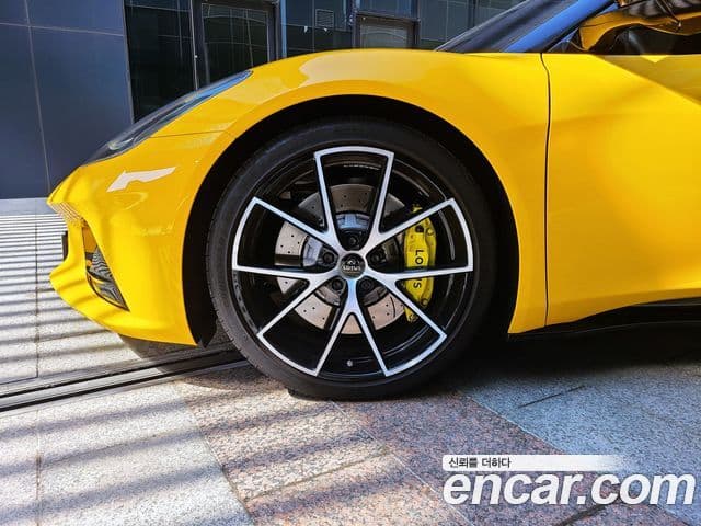 Lotus 에미라 2.0 SE, 2024 20