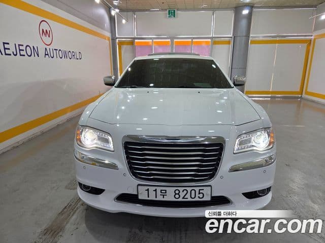 크라이슬러 The / новый New 300C