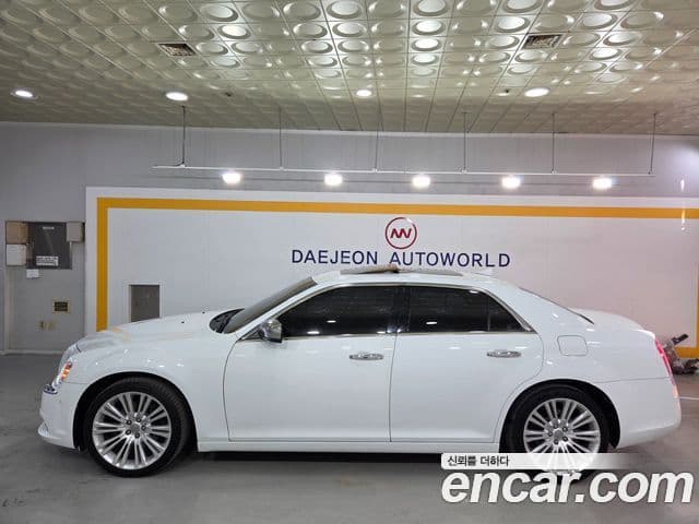 크라이슬러 The / новый New 300C, 2014 4