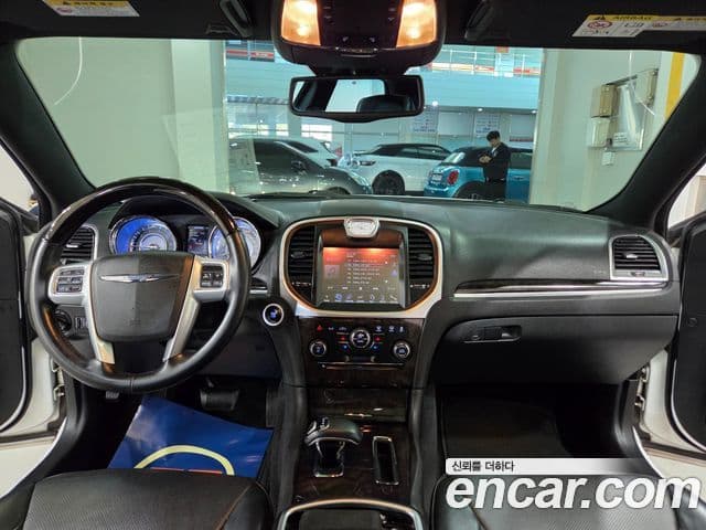 크라이슬러 The / новый New 300C, 2014 8