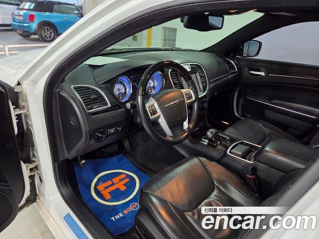 크라이슬러 The / новый New 300C, 2014 16