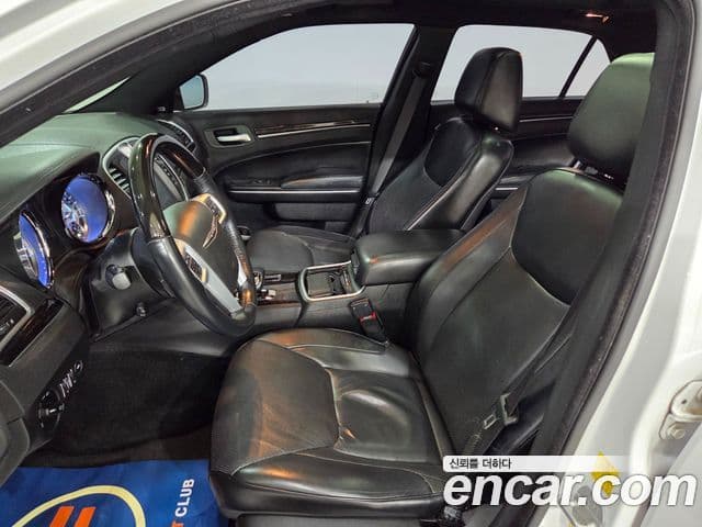 크라이슬러 The / новый New 300C, 2014 17