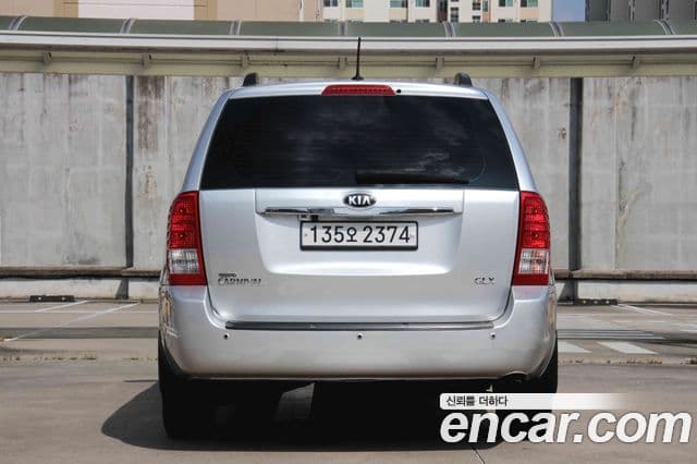 Kia Carnival R Premium, 2013 6