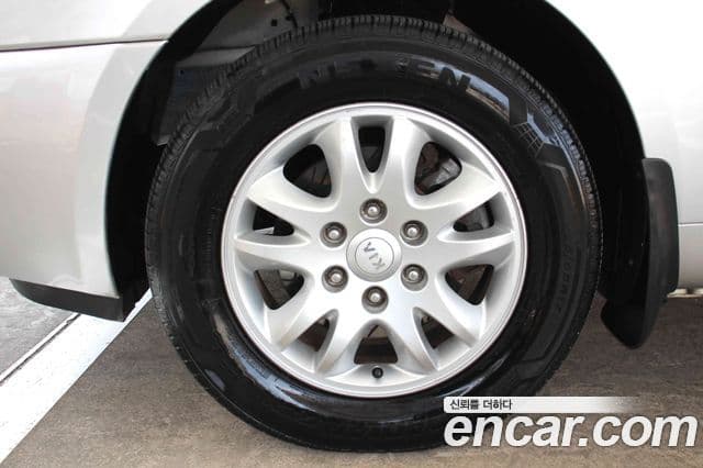 Kia Carnival R Premium, 2013 9