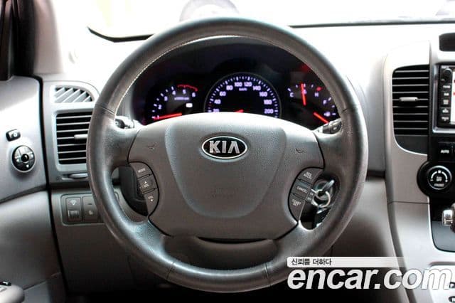 Kia Carnival R Premium, 2013 12