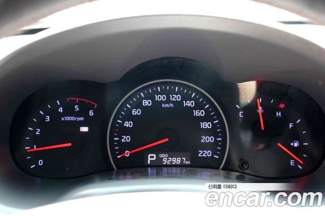 Kia Carnival R Premium, 2013 13