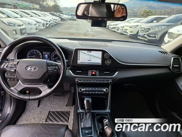 Hyundai Grandeur IG 3.0 LPi Modern (арендный автомобиль), 2018 9