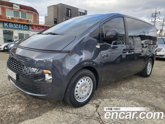 Hyundai Staria Smart, 2023 1