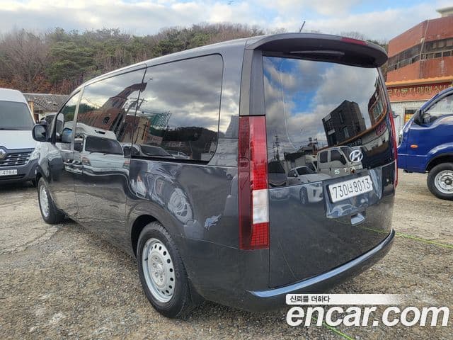 Hyundai Staria Smart, 2023 2